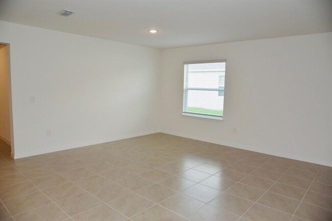 Foto del edificio - 6127 NW Drophy Ave