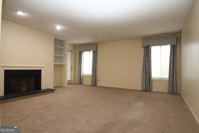 Building Photo - 574 Emory Oaks Way