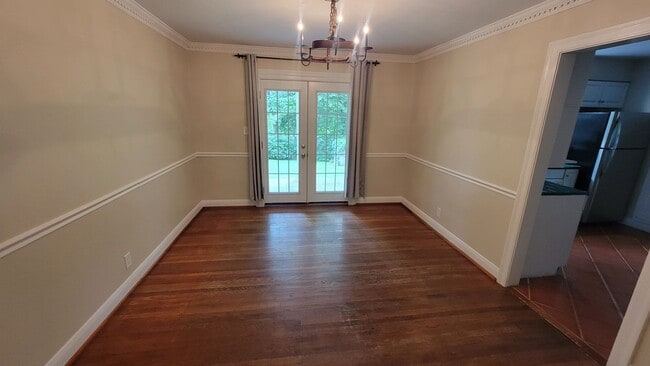 Building Photo - 3 Bedroom Close to Seneca Park