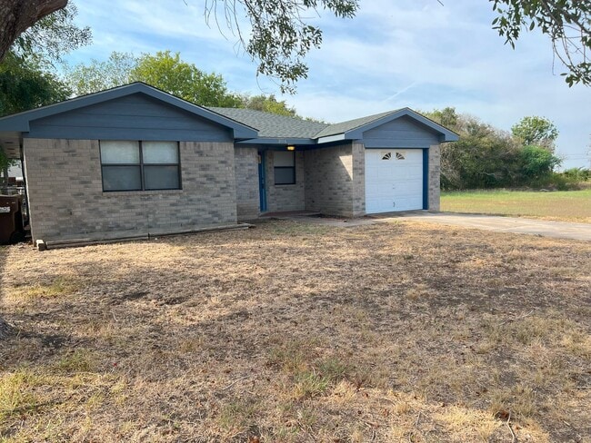 Building Photo - 306 Sun Flower Dr