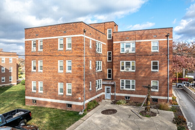 Foto del edificio - Hampton House Apartments