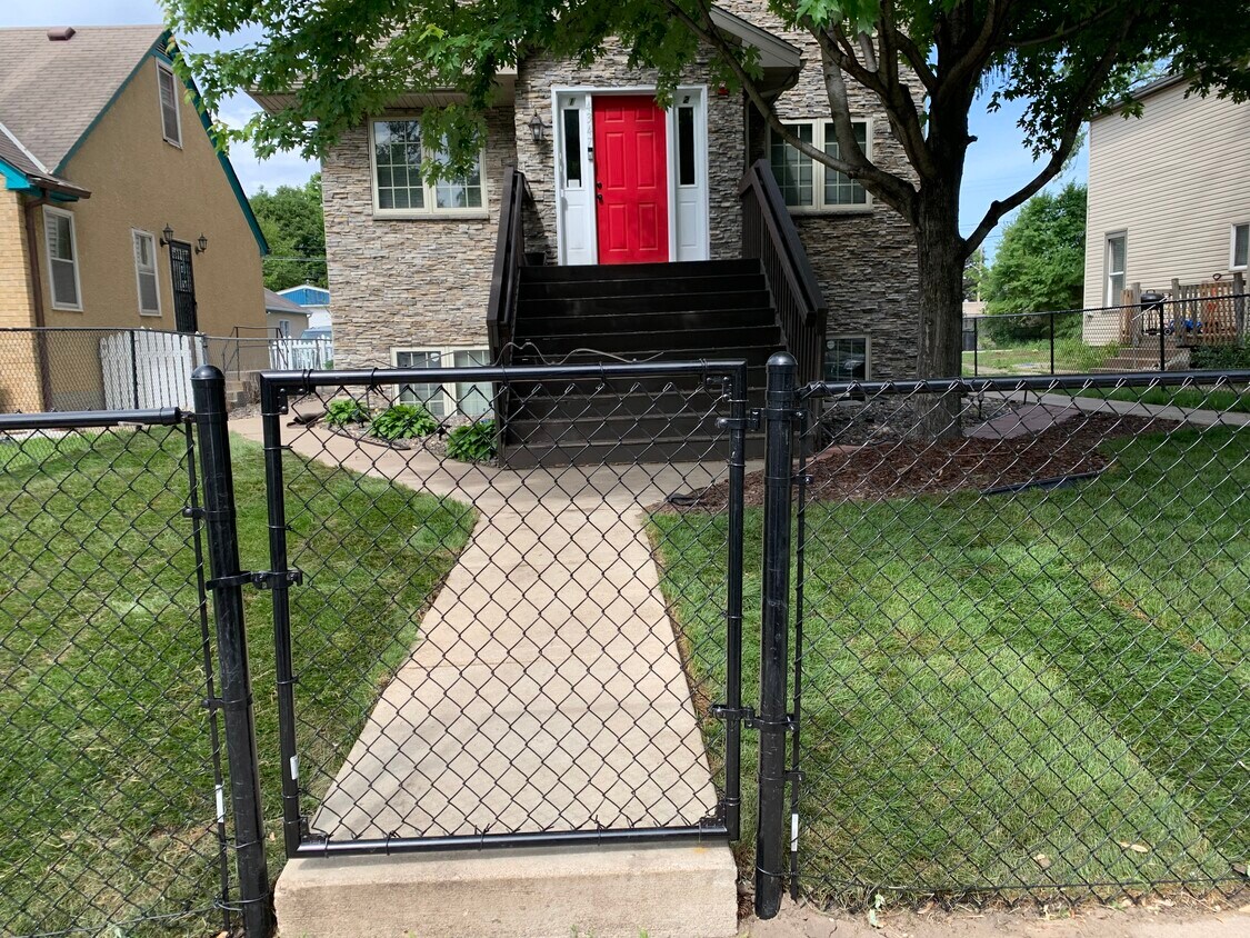 Front Entrance - 4347 Fremont Ave N