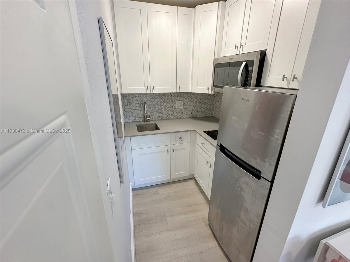 Foto del edificio - 6647 SW 59th Pl