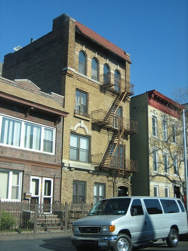 Building Photo - 245 Martense St