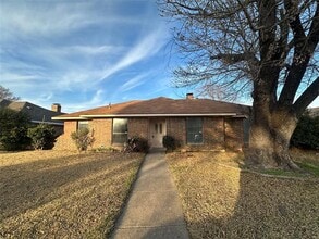 Building Photo - 305 Marriott Ln