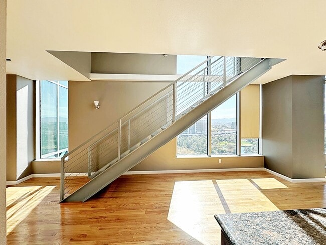 Building Photo - High Rise Metropolis 2 bedroom Condo with ...