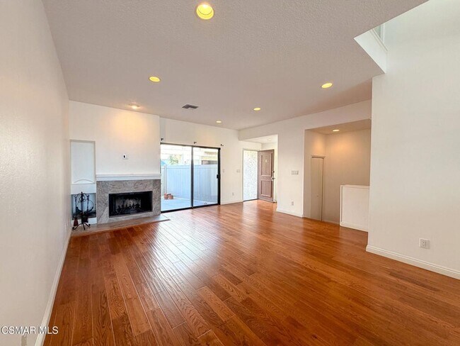 Foto del edificio - 18242 Burbank Blvd