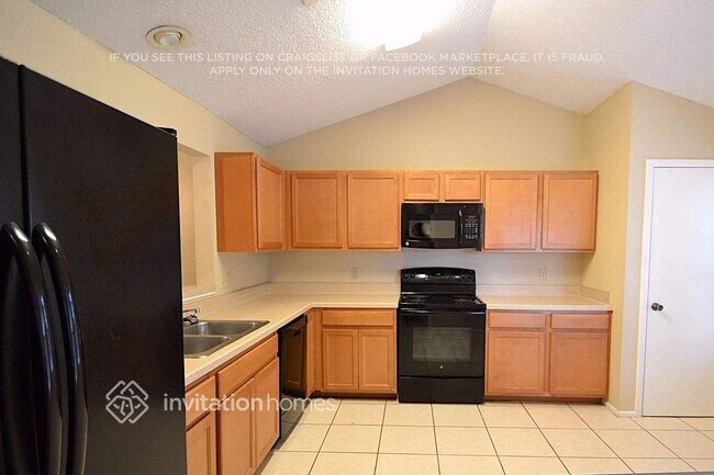Foto del edificio - 6608 Whirlaway Cir