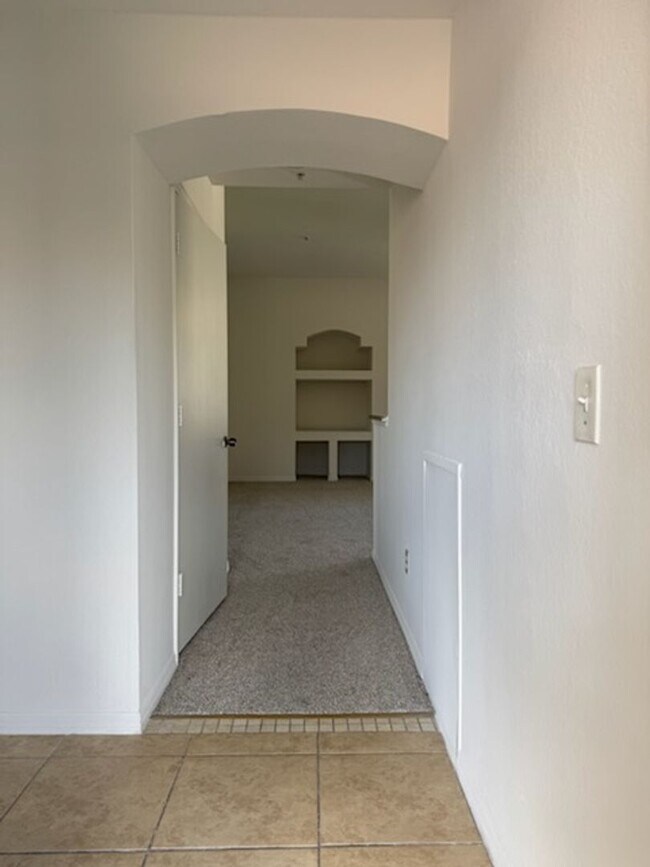 Foto del edificio - 3rd floor 2bed 2 bath on golf course