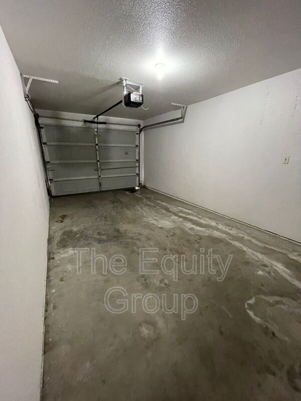 Foto del edificio - 1424 Cottage Pl