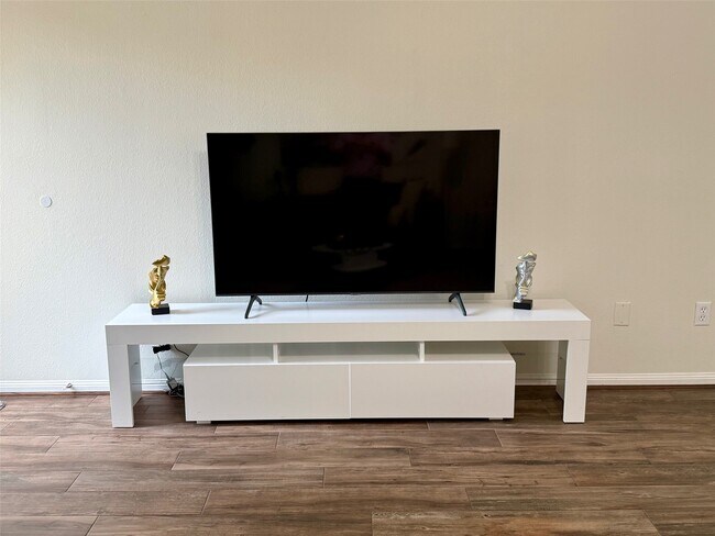 Building Photo - 142 E Spindle Tree Cir