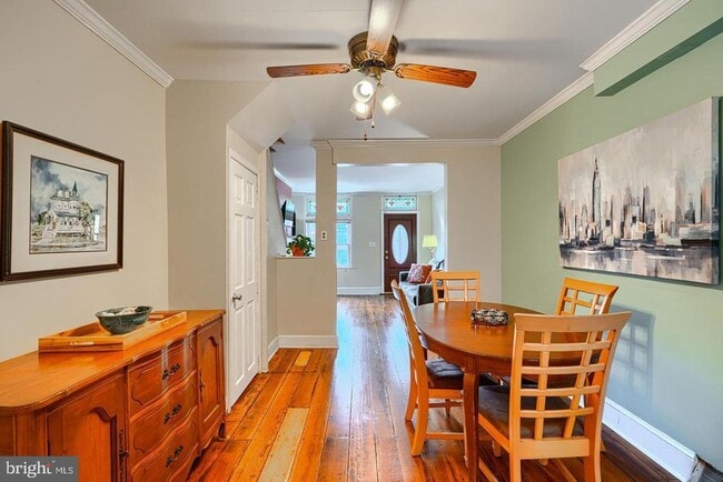 Building Photo - 1806 Bank St