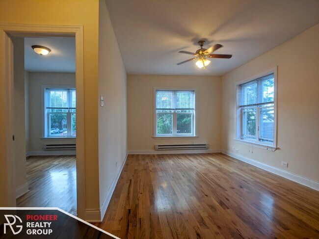 Foto del edificio - 949 W Cornelia Ave