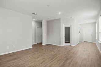 Building Photo - 5507 Broad Spruce St