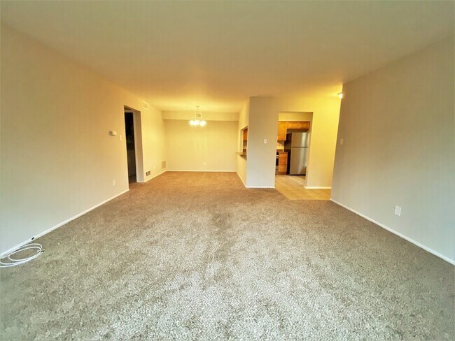 Foto del edificio - 707A Harwood Ct