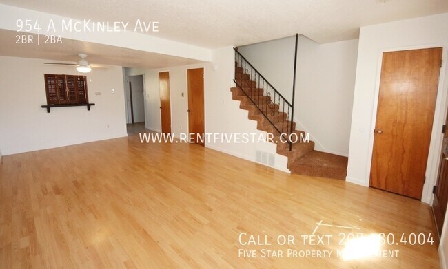 Foto del edificio - 954 A McKinley Ave