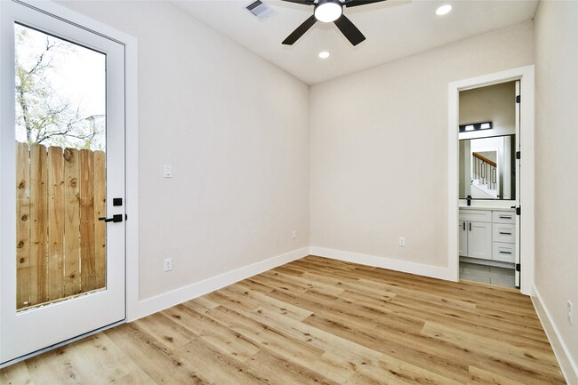 Building Photo - 3229 Tuam St