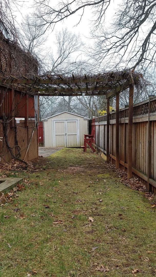 Foto del edificio - Spacious single family home in established Rockville neighborhood available now!