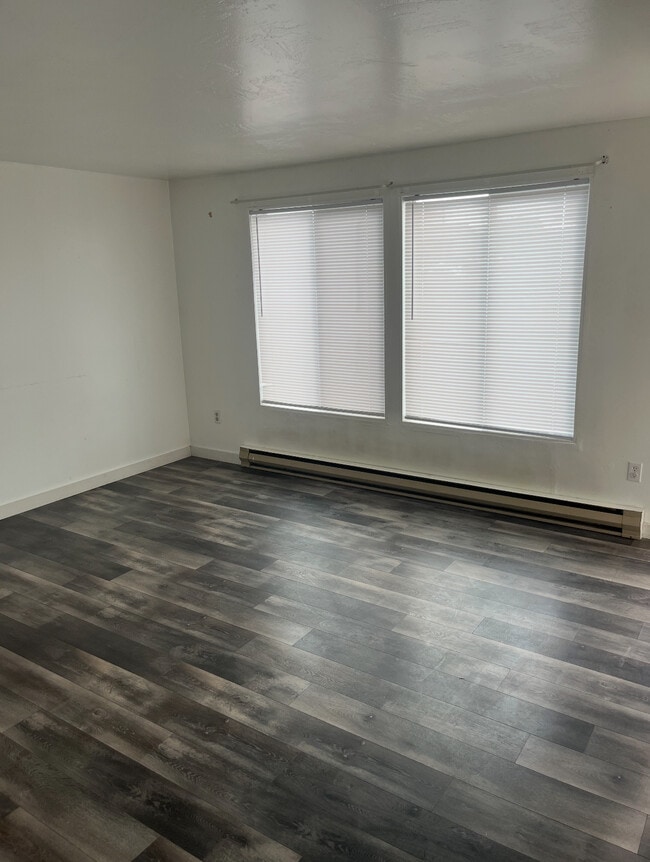 Building Photo - Vernal 4 Plex