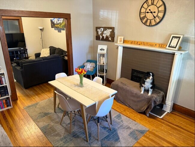 Foto del edificio - 371 S Franklin St