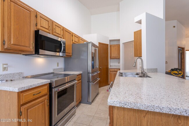 Foto del edificio - 14180 Hampton Falls Dr N