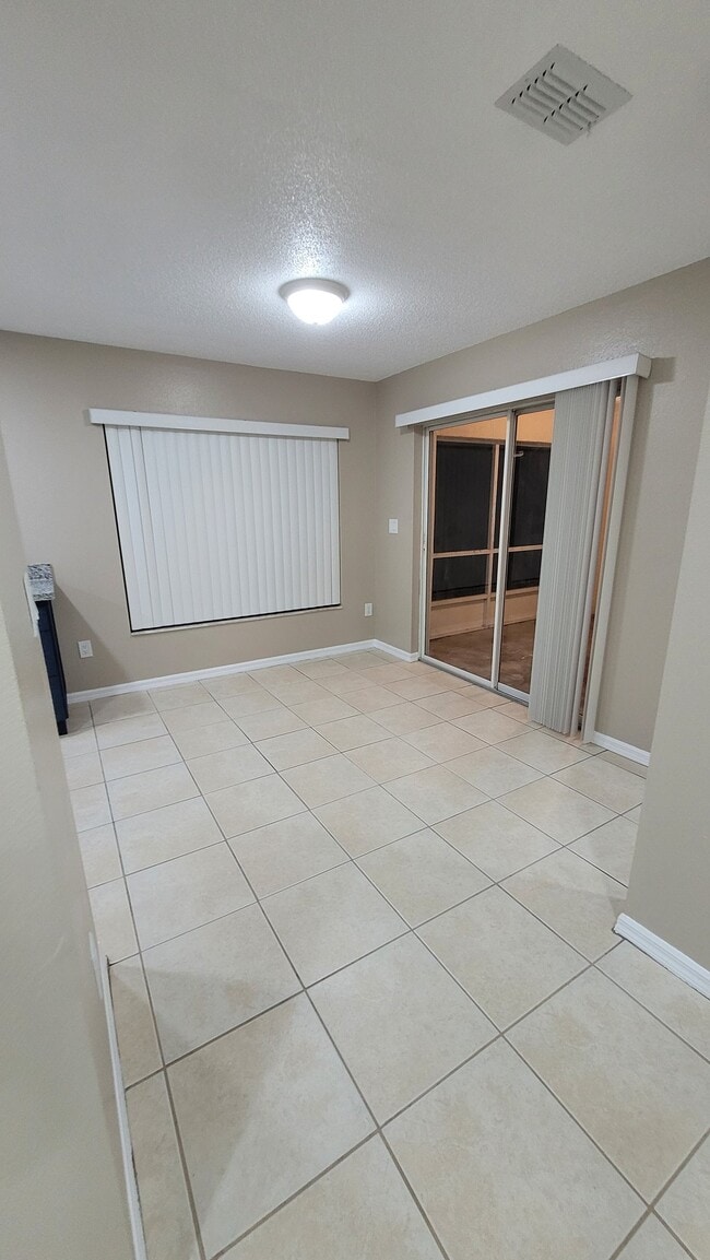 Building Photo - 4021 Catalina Dr