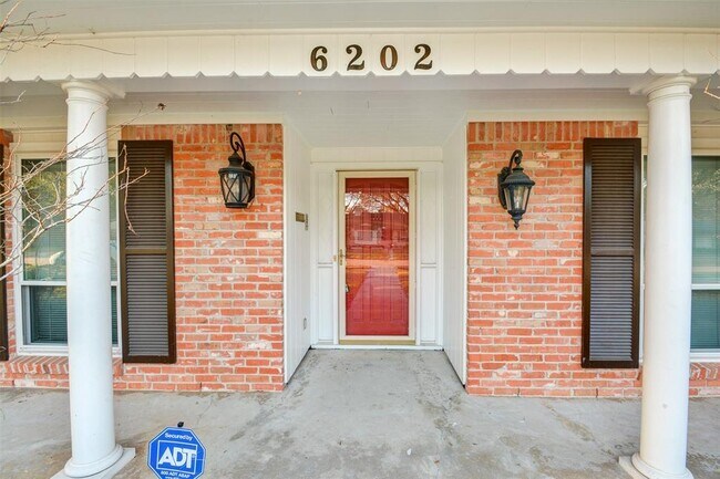 Foto del edificio - 6202 Dumfries Dr