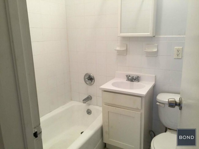 Foto del edificio - 421 E 80th St