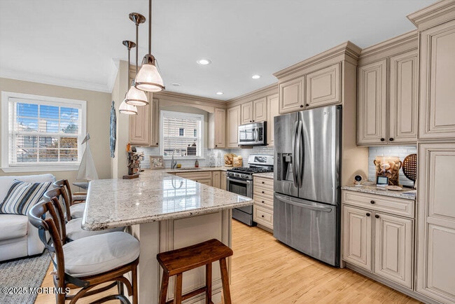 Building Photo - 809 Ocean Ave N