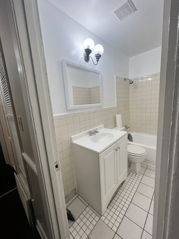 Foto del edificio - 4512 74th St N