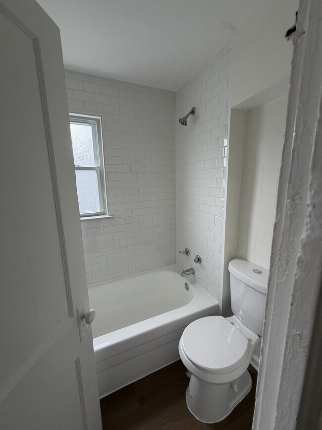 Foto del edificio - 4473 W 133rd St