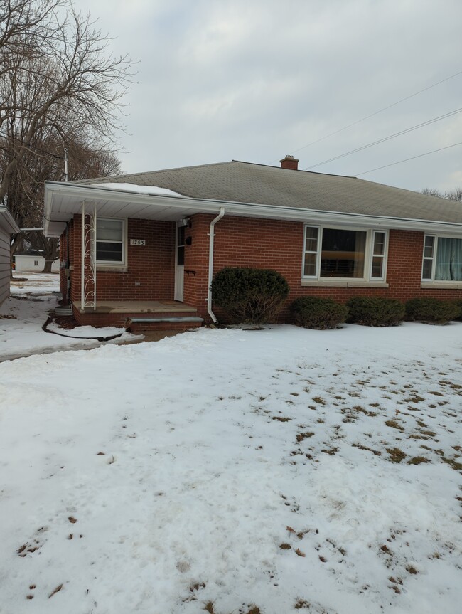 Building Photo - 1753 Newberry Ave