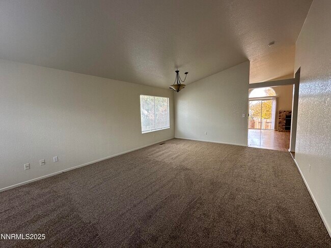 Foto del edificio - 6136 Greenbrook Dr