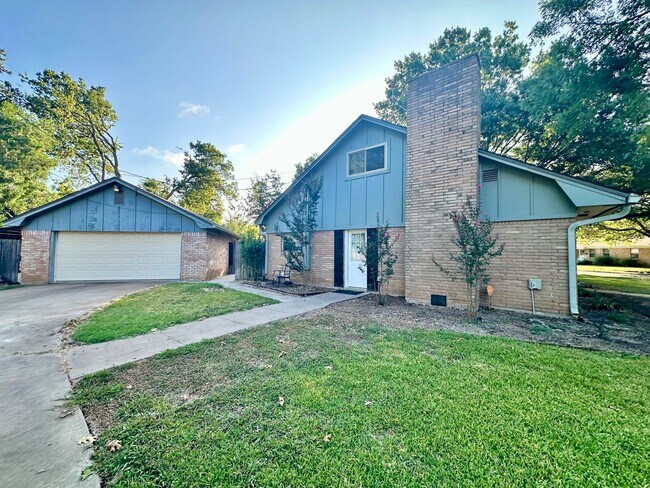 Foto del edificio - 5719 Fairview Dr