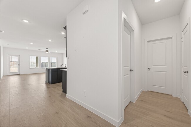 Foto del edificio - 4323 Camden Lakes St