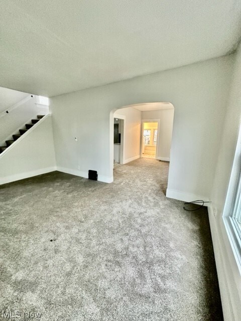 Building Photo - 944 Redfern Ave