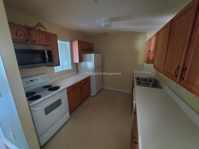 Foto del edificio - 905 Hanahan Ct