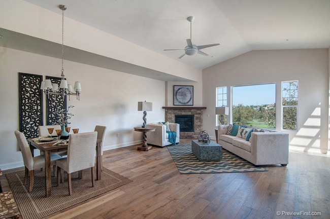 Interior Photo - Vista La Costa