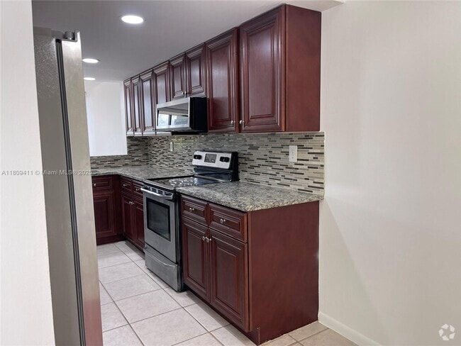 Building Photo - 2961 SW 87th Ave