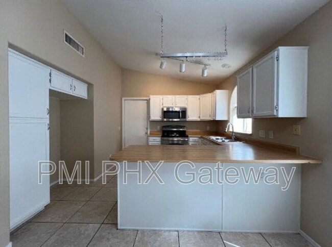 Foto del edificio - 15982 N 90th Ave