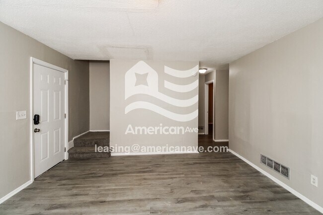 Foto del edificio - 212 Woodcrest Dr