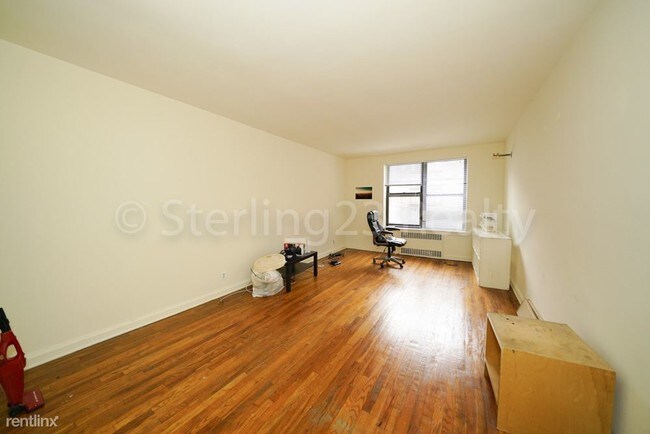 Building Photo - 1 br, 1 bath Apartment - 2506 30th Dr