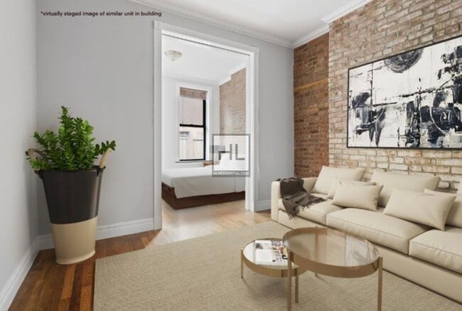 Building Photo - Mott Street