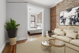 Building Photo - Mott Street