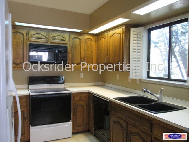 Building Photo - 7609 Vista Cedro Ct NE