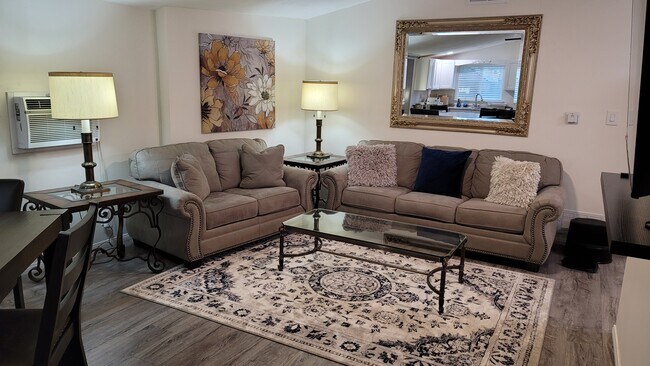 Building Photo - 6679-6681 La Jolla Dr