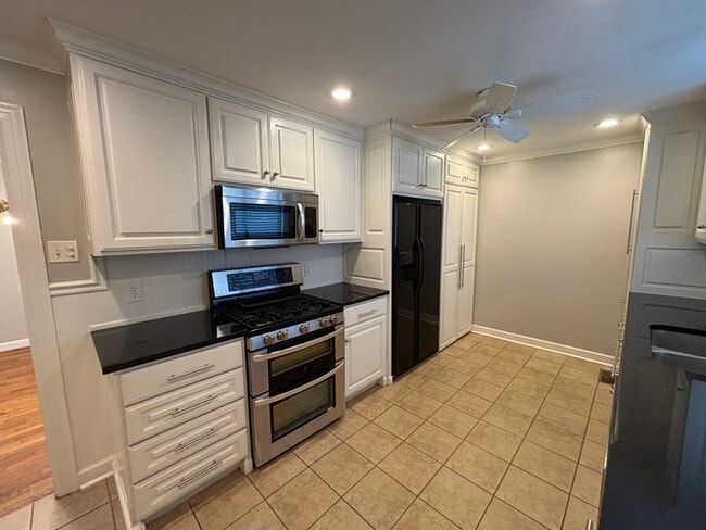 Foto del edificio - Updated 3 bedroom 1 bathroom Home in Kingw...
