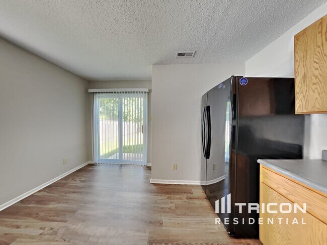 Foto del edificio - 8902 Hosta Way