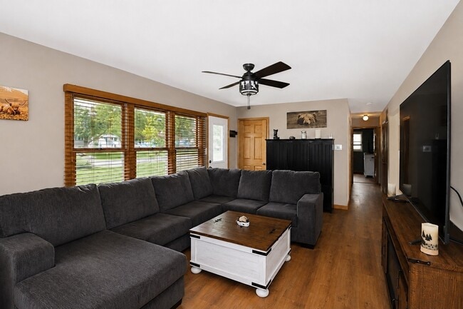 Foto del edificio - 2302 Manor Ln