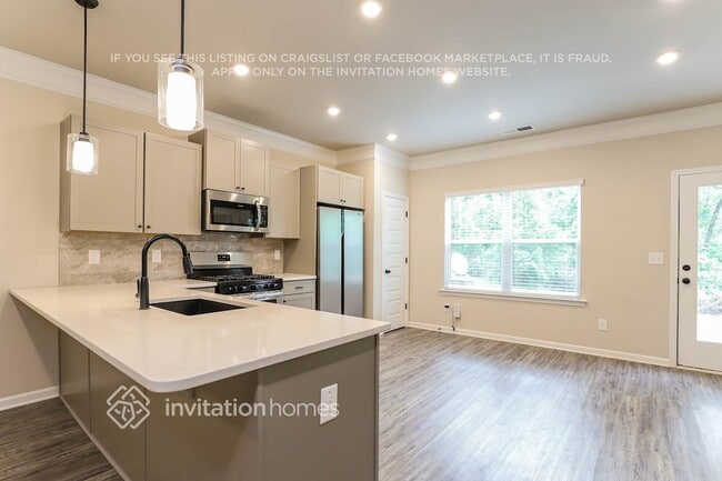 Foto del edificio - 2303 Buford Town Dr